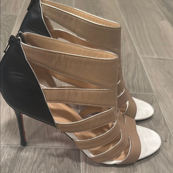 Christian Louboutin Women’s Tan and Black Heels Size 40 - Picture 2 of 7